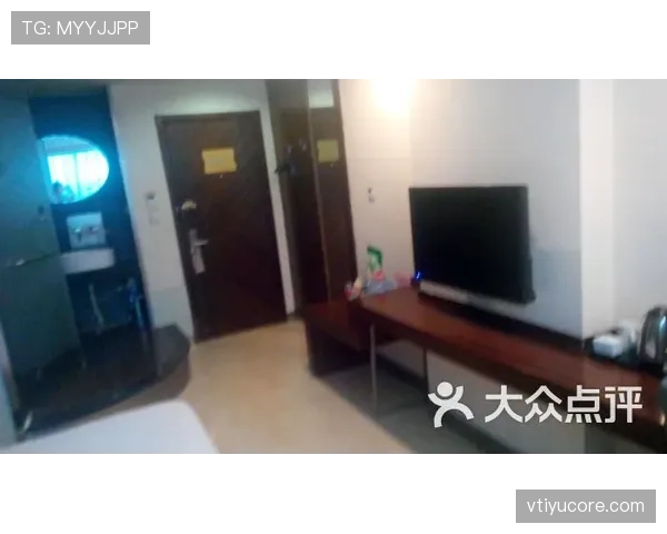 刷到石智勇家里那张照片——沙发像酒店,鞋柜像博物馆,我的月薪在角落瑟瑟发抖 刷到石智勇家里那张照片——沙发像酒店,鞋柜像博物馆,我的月薪在角落瑟瑟发抖