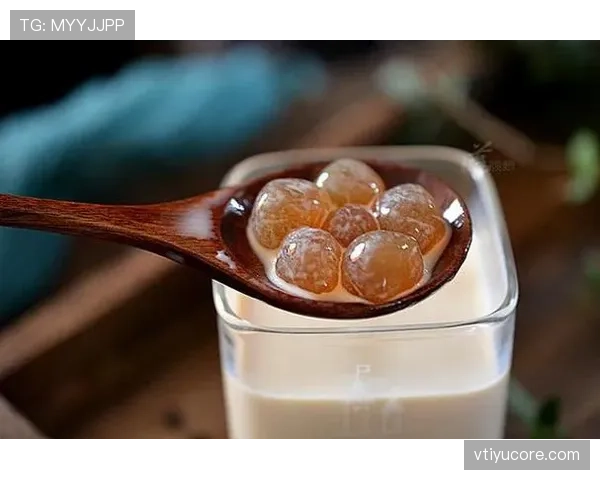 掌敏洁戴着几万墨镜排队买奶茶，现场我差点笑出声